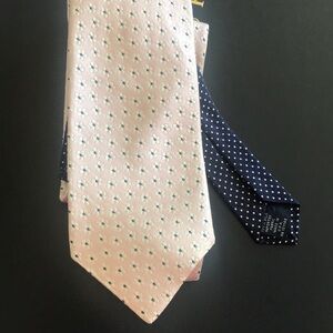 Tommy Hilfinger silk tie imported fabric made in US pink & white floral